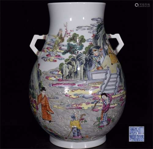 A Chinese Enamel Glazed Porcelain Vase