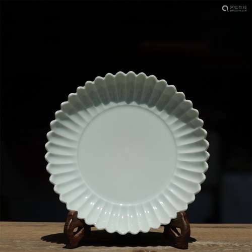 A Chinese White Glazed Porcelain Plate