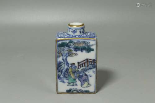 A Chinese Dou-Cai Glazed Porcelain Square Snuff Bottle