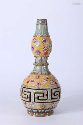 A Chinese Famille-Rose Porcelain Double Gourd Vase