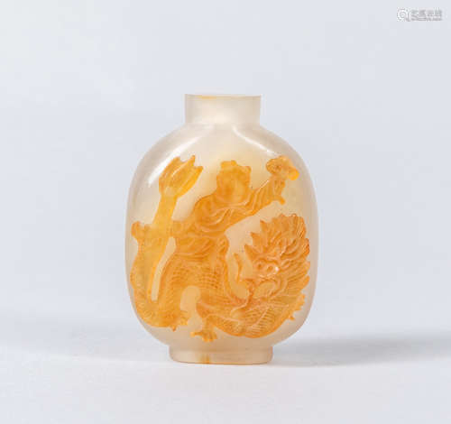 Chinese Carved Cameo Agate Snuff Bottle