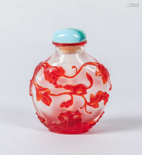 Large Chinese Overlay Glass Snuff Bottle