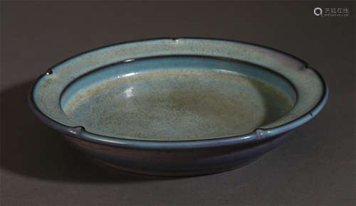 AN ANCIENT CHINESE PORCELAIN BRUSH WASHER