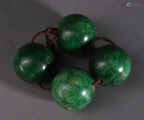 A CHINESE JADEITE CARVED HAND HELD ROSARY