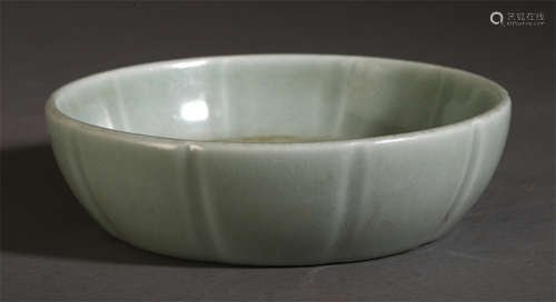 A CHINESE PORCELAIN CELADON GLAZE DISH