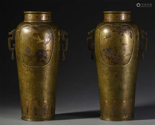 A PAIR OF CHINESE BRONZE CARVED FLOWER DOUBLE HANDLE VASE