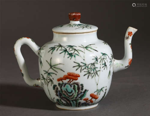 A CHINESE WUCAI PORCELAIN BAMBOO PATTERN TEAPOT