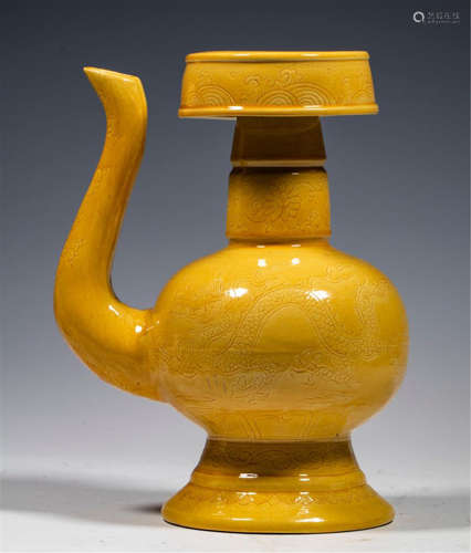 CHINESE PORCELAIN YELLOW GLAZE CARVED DRAGON KETTLE