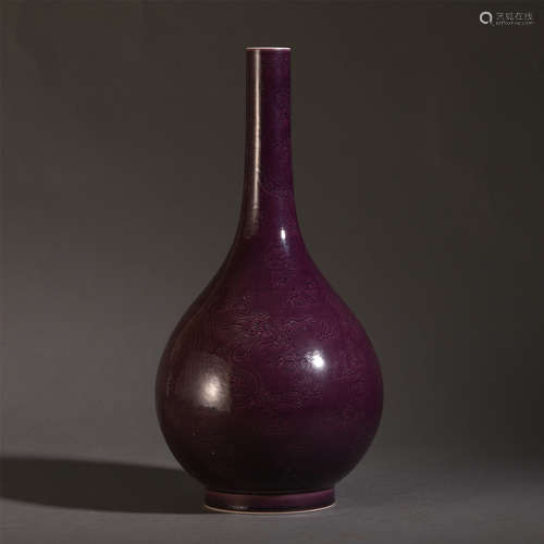 A CHINESE PORCELAIN PURPEL GLAZED CARVED VASE