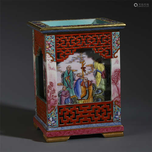 A CHINESE WUCAI PORCELAIN CARVED SQUARE BRUSH POT