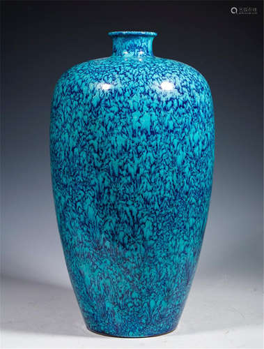 AN ANCIENT CHINESE PORCELAIN MEIPING VASE