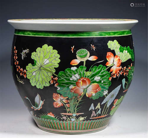 CHINESE WUCAI PORCELAIN LOTUS FLOWER JAR