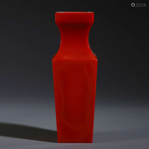 A CHINESE PEKING GLASS CARVED SQUARE VASE