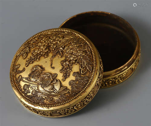 A CHINESE GILT BRONZE CARVED DOUBLE DUCK LIDDED BOX