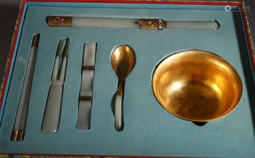 A SET OF CHINESE BRONZE FLATWARE WITH BOWL IN BOX CASE