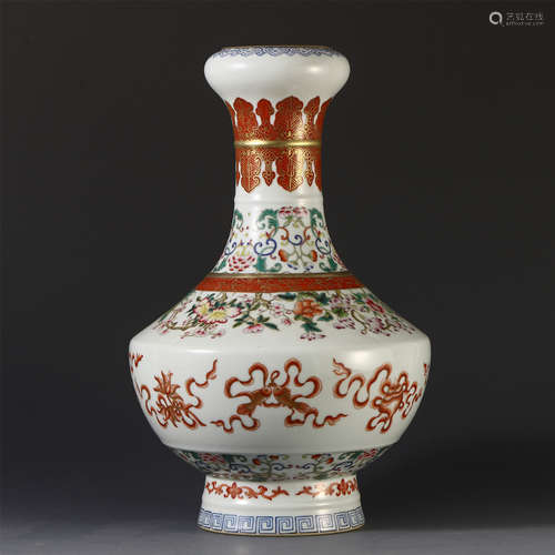 A CHINESE PORCELAIN ENAMEL FLOWER VASE