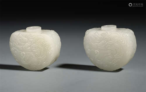 PAIR OF CHINESE DRAGON PHOENIX PATTERN JADE SNUFF BOTTLE