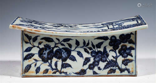 AN ANCIENT CHINESE BLUE WHITE PORCELAIN FLOWER PILLOW