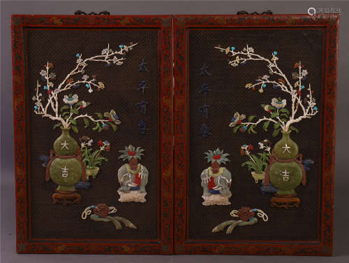 A PAIR OF CHINESE ROSEWOOD LACQUER GEM STONE INLAID HANGED SCREENS