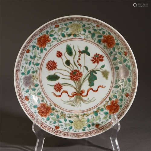 A CHINESE DOUCAI PORCELAIN INCISED FLOWER PATTERN DISH