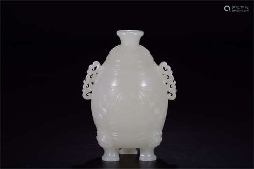 HETIAN JADE CARVED 'SHOU' OVOID CENSER WITH HANDLES AND LID