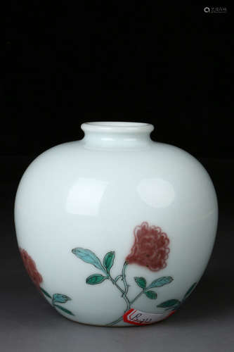 FAMILLE ROSE 'FLOWERS' JAR