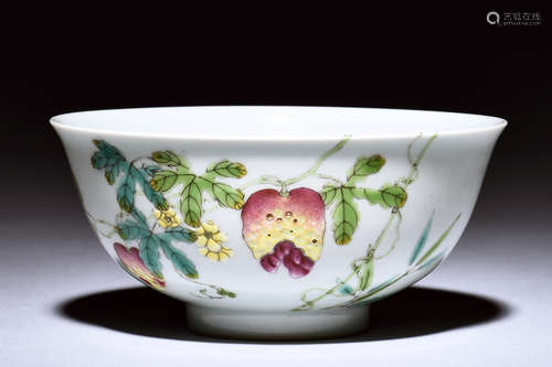 FAMILLE ROSE 'FLOWERS' BOWL