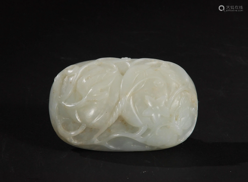 Chinese White Jade Belt Buckle, Ming dynasty明代 玉雕花蝶帶扣