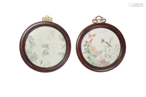 Pair of CHI. Famille Rose Plaques, 19th Century清晚期 淺絳圓瓷板一對