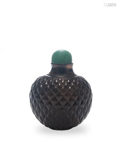 Chinese Agate Carved Snuff Bottle, 18th Century十八世紀 瑪瑙扁鼻煙壺