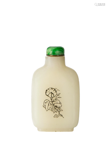 Chinese White Jade Snuff Bottle, 18-19th Century十八/十九世紀 白玉刻詩文鼻煙壺