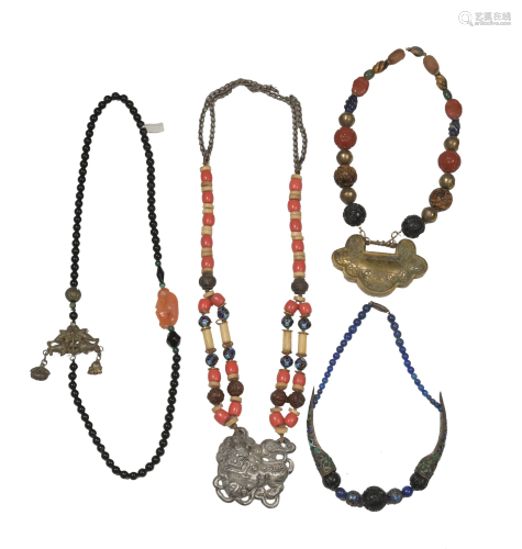 4 Chinese Necklaces with Various Stones, 19th Century十九世紀 銀項鏈四條