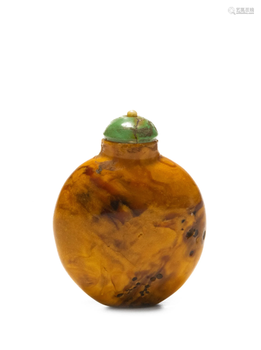 Chinese Amber Snuff Bottle, 18-19th Century十八/十九世紀 蜜蠟鼻煙壺