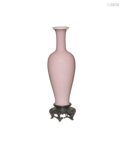 Chinese Vase with Hardwood Stand, 19th Century十九世紀 紅釉瓶