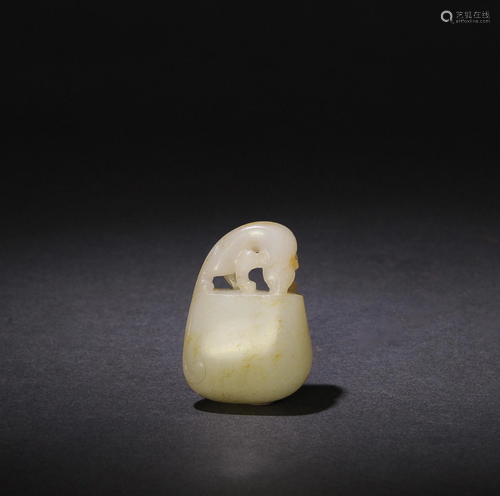 Chinese White Jade with Skin Carved Toggle, 18th Century十八世紀 白玉獸鈕掛墜