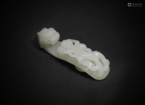 Chinese White Jade Dragon Hook, 17th Century十七世紀 白玉龍勾