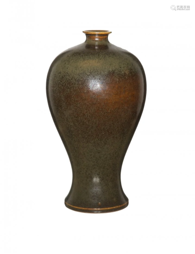 Chinese Teadust Glazed Meiping Vase, 19th Century十九世紀 茶葉末釉梅瓶