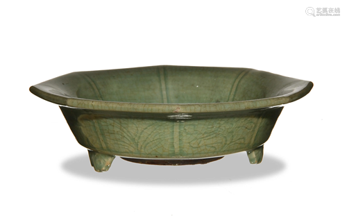 Chinese Longquan Celadon Tripod Censer, Ming明代 龍泉三足爐