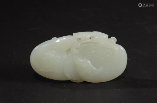 White Jade Carving of Pair of Birds, 18th Century十八世紀 玉雕鴛鴦佩