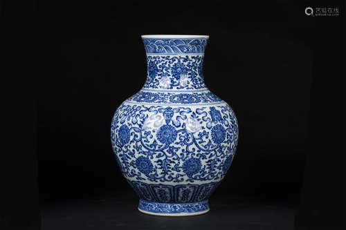 BLUE AND WHITE 'FLOWERS AND VINES' VASE, ZUN