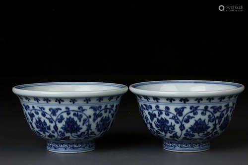 PAIR OF BLUE AND WHITE 'FLOWERS AND VINES' CUPS