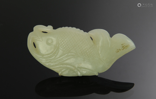 Chinese Jade Carving of Fish, Ming Dynasty明代 玉魚