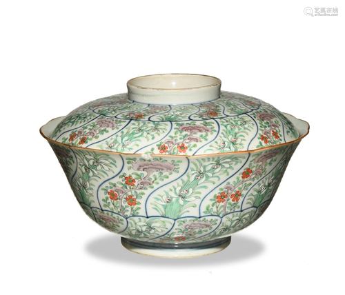 Chinese Famille Rose Covered Bowl, Jiaqing清嘉慶 粉彩花卉蓋碗