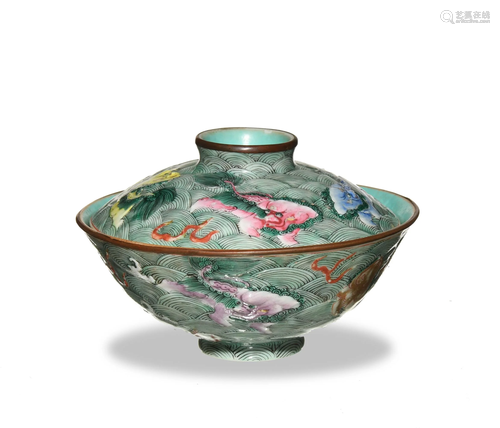 Chinese Famille Rose Covered Bowl, Early 19th Century十九世紀早 粉彩雕瓷蓋碗