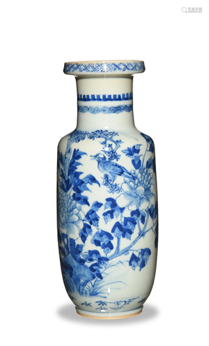 Chinese Blue & White Vase, 19th Century十九世紀 青花花卉棒槌瓶