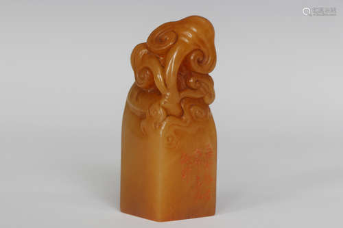 SHOUSHAN SOAPSTONE CARVED 'LINGZHI' STAMP SEAL