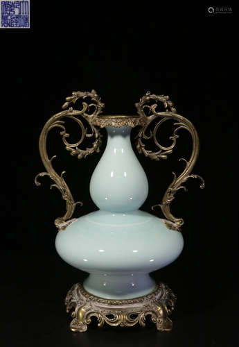 MONOCHROME BLUE AND BRONZE ENCLOSED DOUBLE GOURD VASE