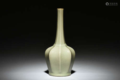 YUE WARE LOBED VASE