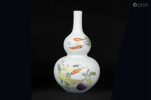 FAMILLE ROSE 'VEGETABLES' DOUBLE GOURD VASE