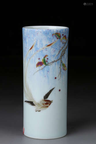 FAMILLE ROSE 'BIRDS' BRUSH POT